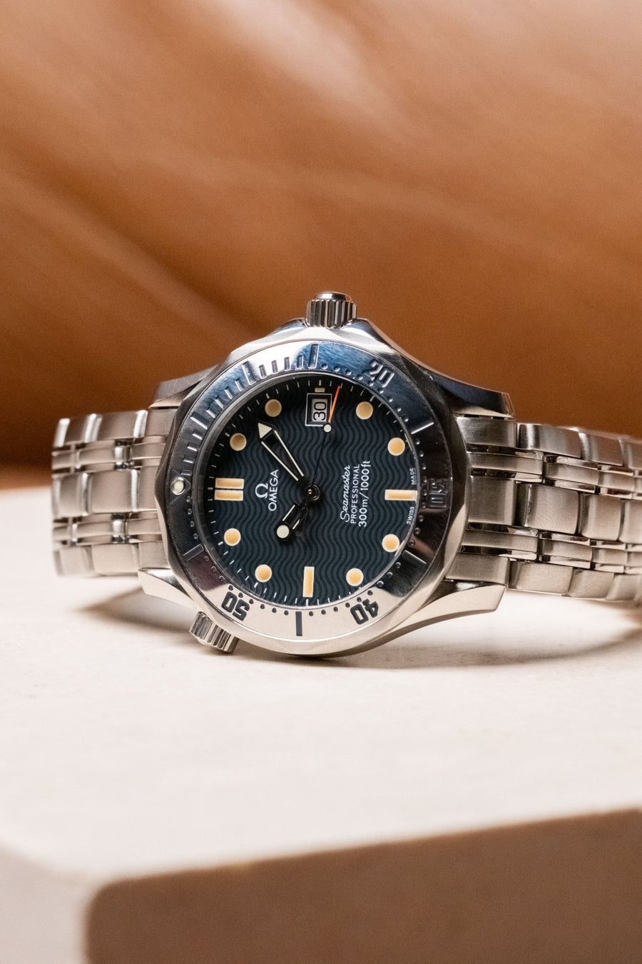 1995 OMEGA Seamaster Diver 300M Professional Mid Size 36mm Quartz Date Ref 2562.80 - Wristory