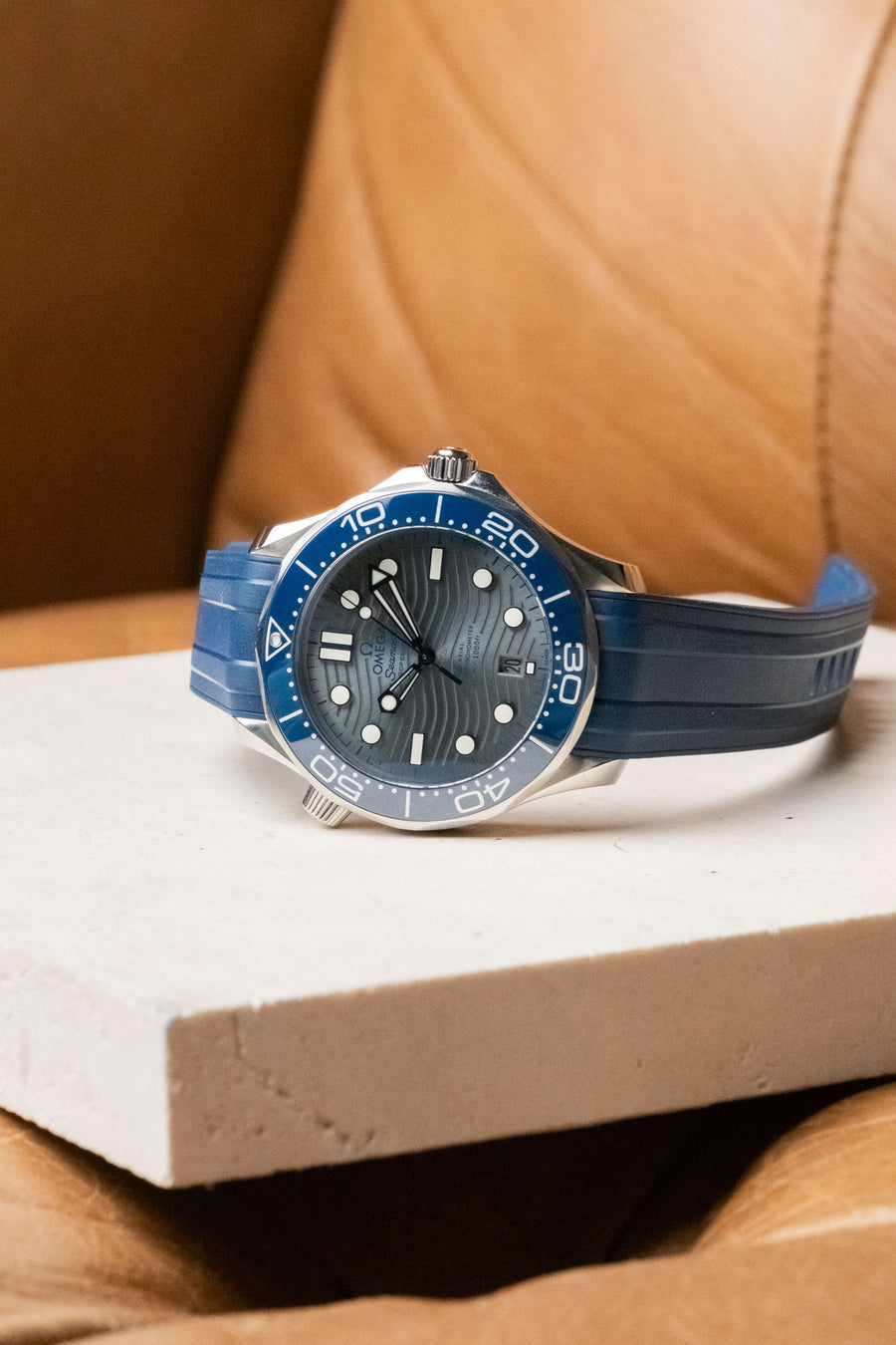 2020 Omega Seamaster Diver 300M Gray Dial 210.32.42.20.06.001 — photo 1