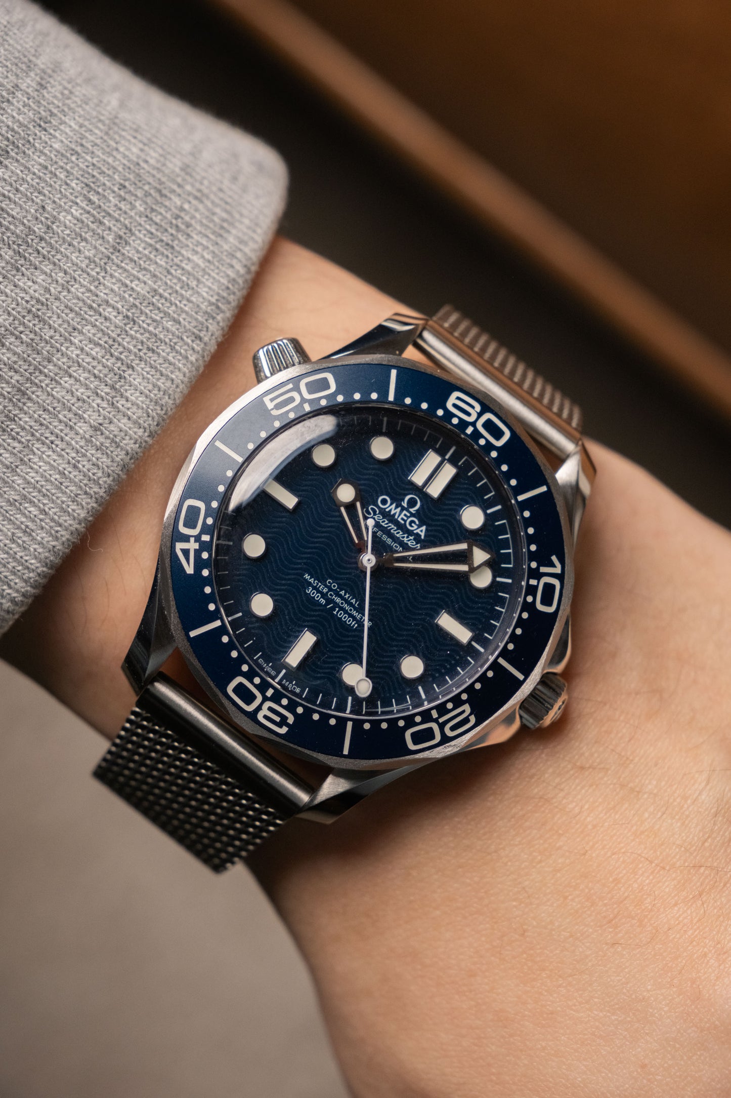 2026 Omega Seamaster Diver 300M James Bond 60th anniversary 210.30.42.20.03.002 — photo 15