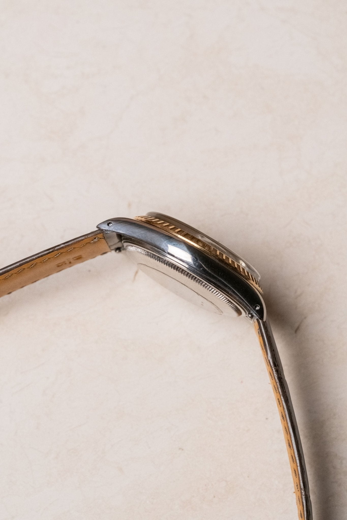 1982 Rolex Oyster-Perpetual Date Champagne 15053 case profile side view