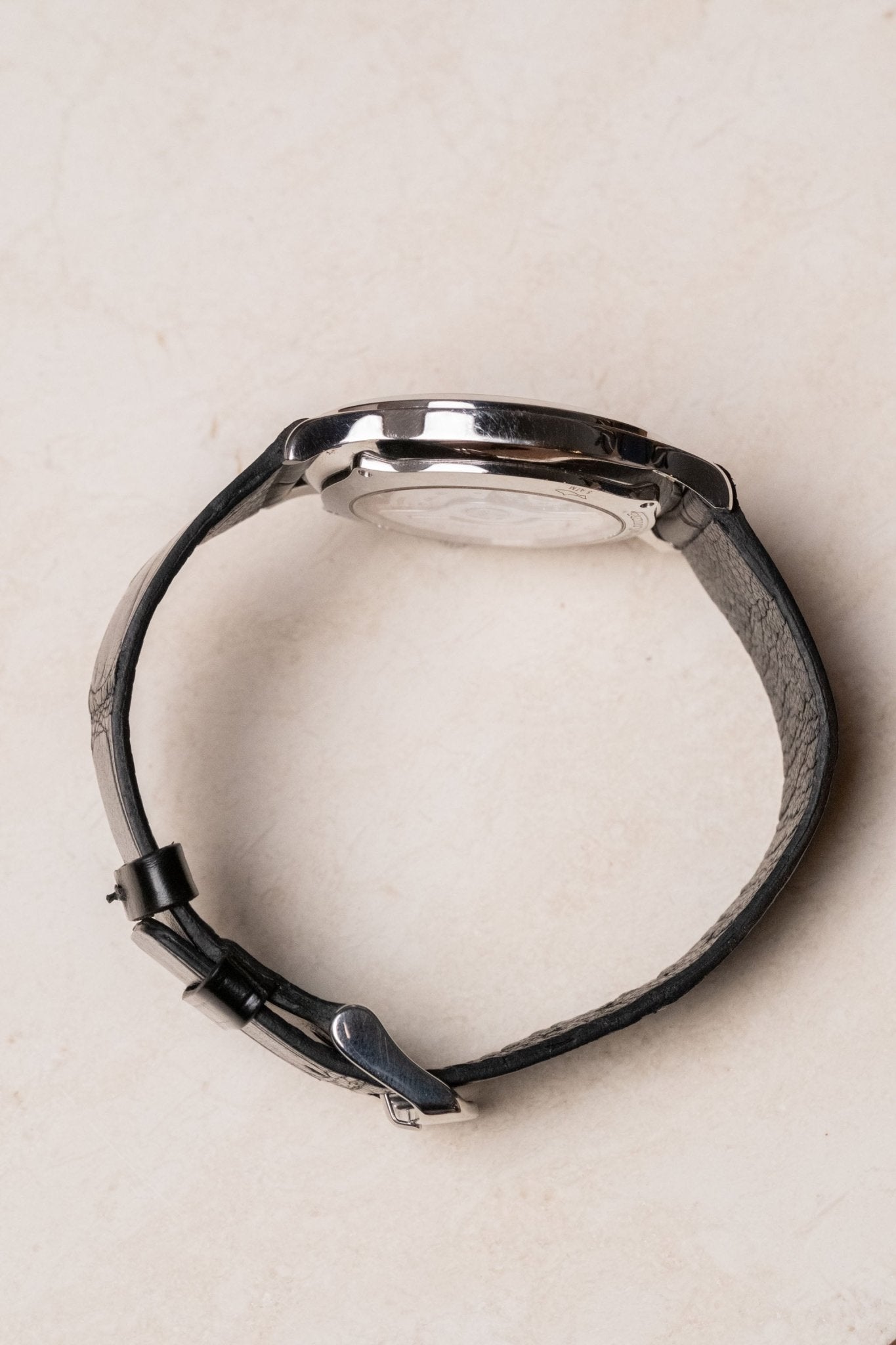 1990s Jaeger-LeCoultre Master Control Automatic Black Dial “Automatique” 140.8.93 case profile side view