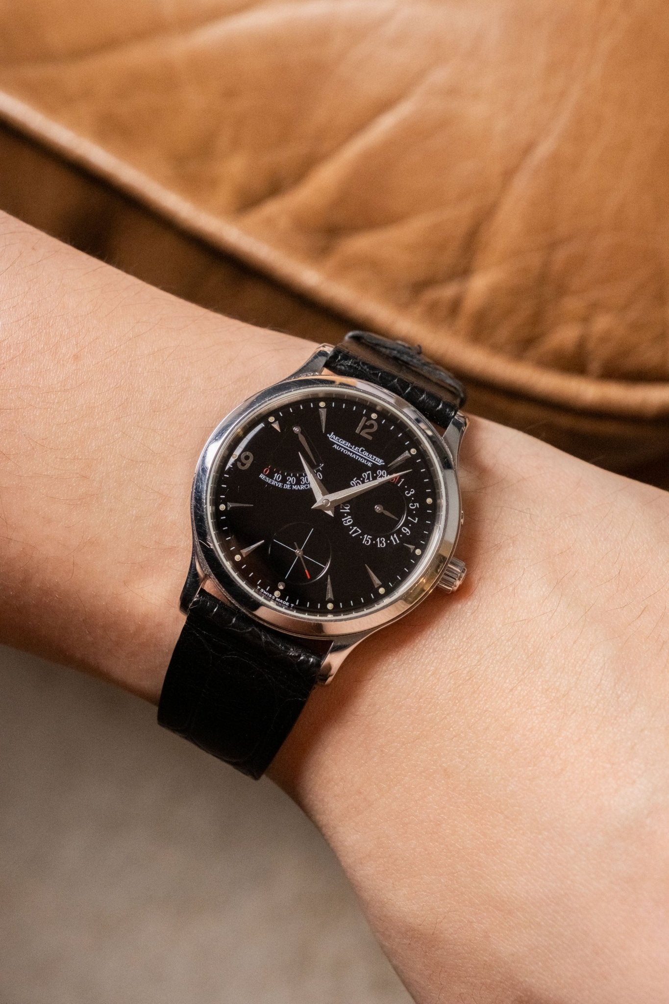 1990s Jaeger-LeCoultre Master Control Automatic Black Dial “Automatique” 140.8.93 dial detail close-up