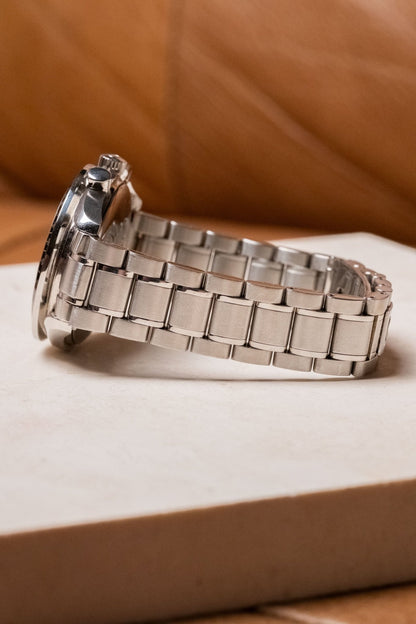 1993 OMEGA Speedmaster Triple Day-Date Mk40 case profile side view