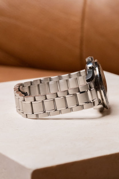 1993 OMEGA Speedmaster Triple Day-Date Mk40 case profile side view