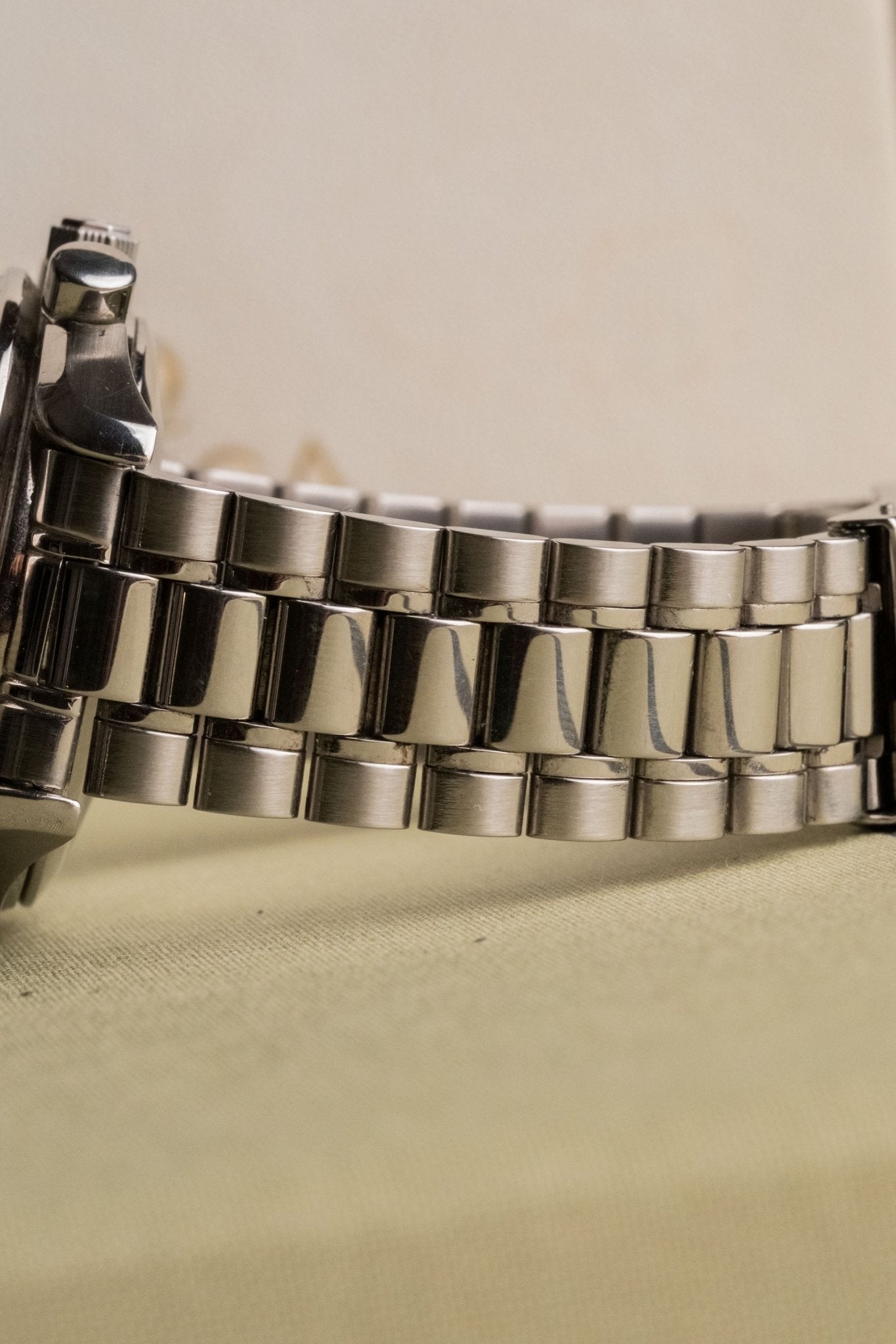 1994 Omega Speedmaster Date 3511.5 Details