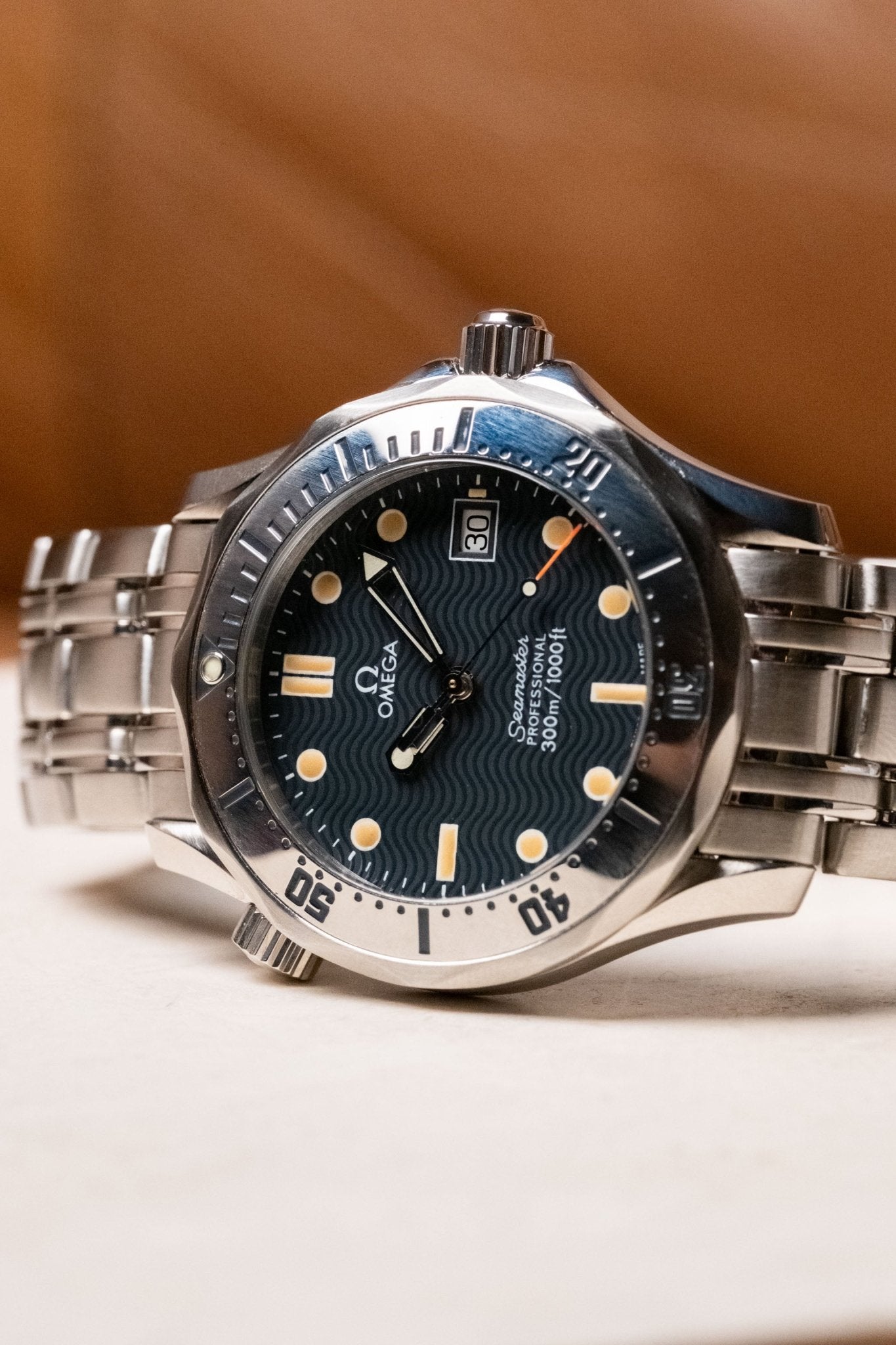 1995 OMEGA Seamaster Diver 300M Professional Mid Size 36mm Quartz Date Ref 2562.80 - Wristory