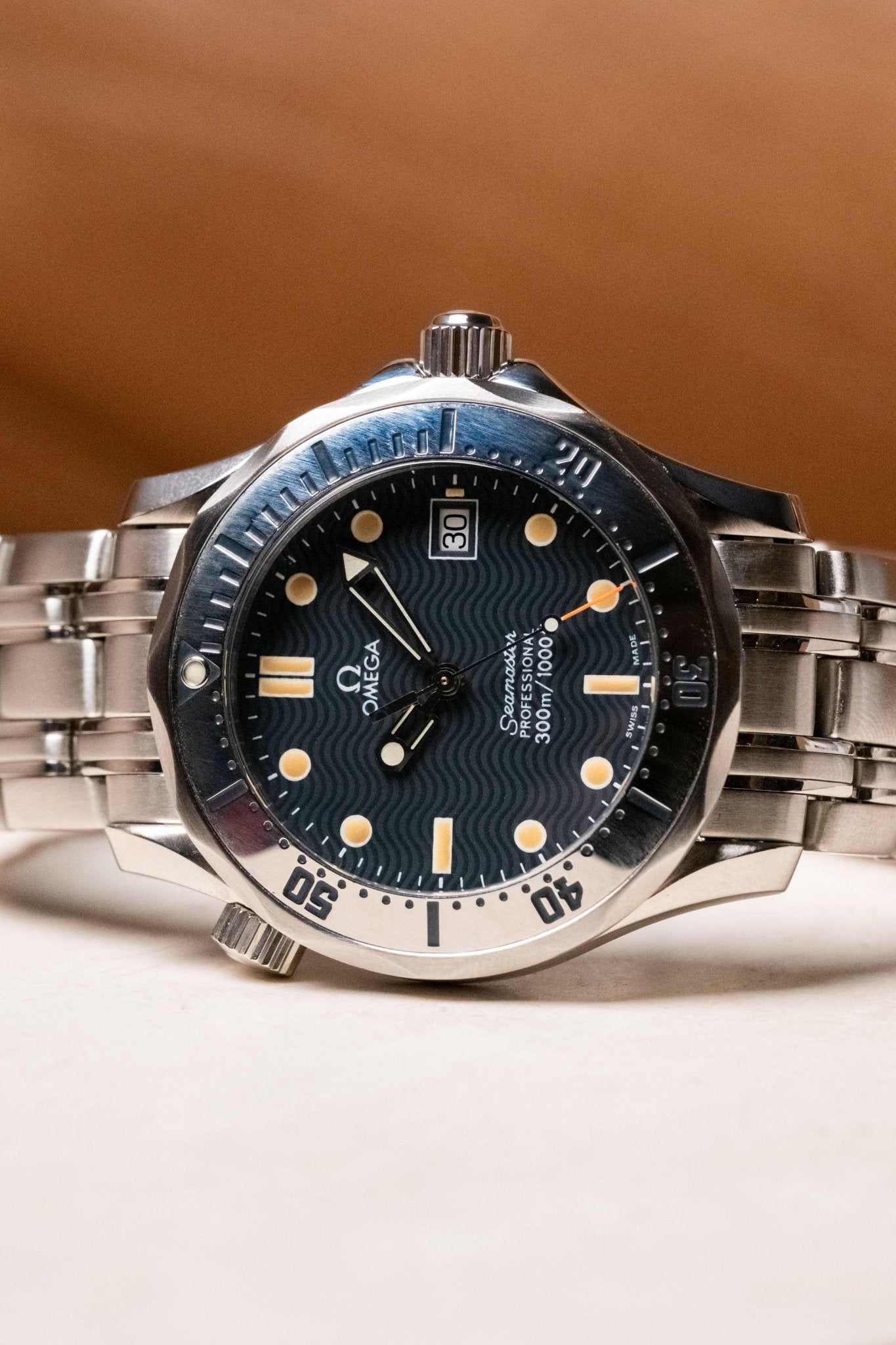 1995 OMEGA Seamaster Diver 300M Professional Mid Size 36mm Quartz Date Ref 2562.80 - Wristory