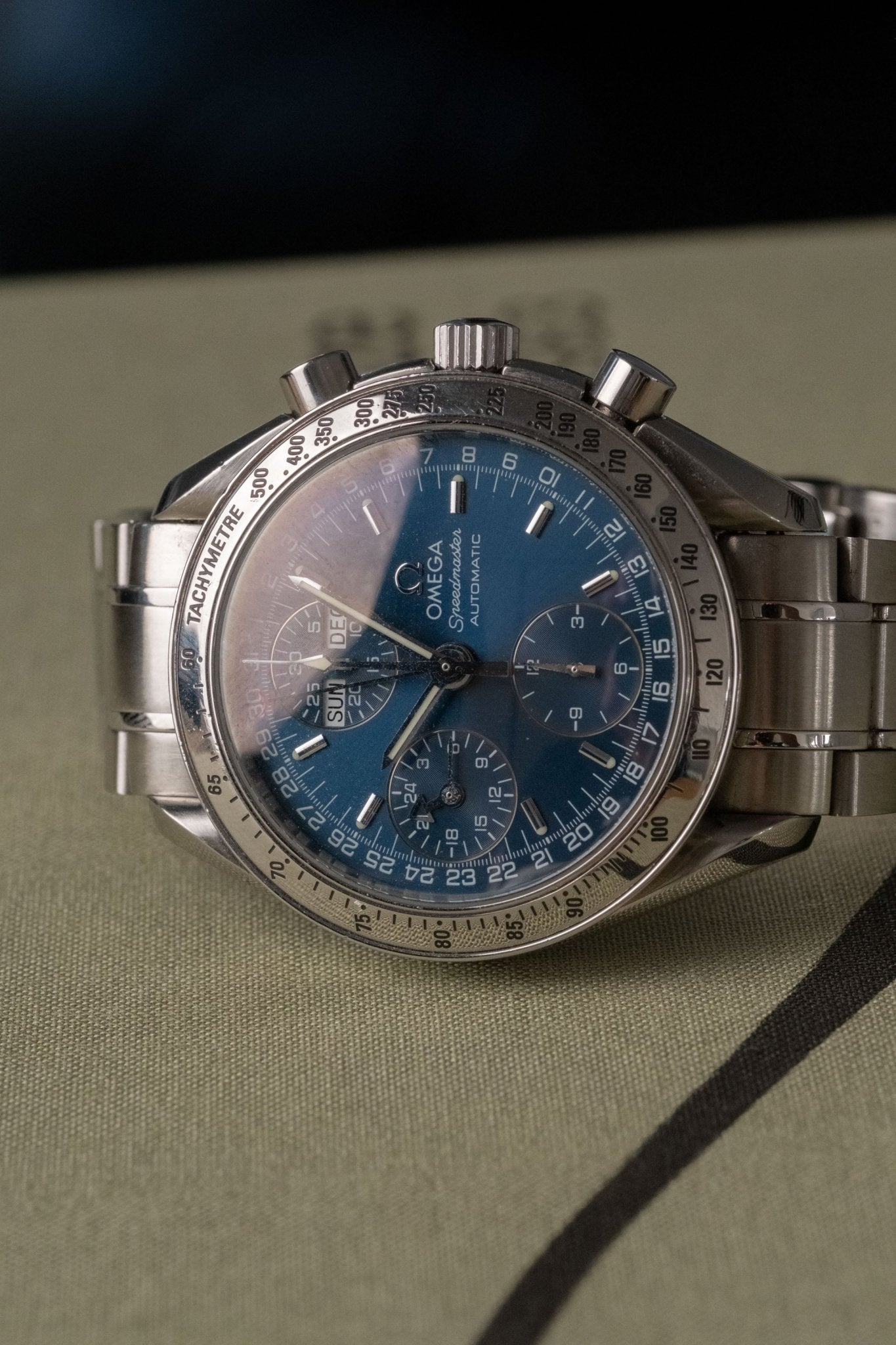 1998 OMEGA Speedmaster Day-Date 3523.8 dial detail close-up