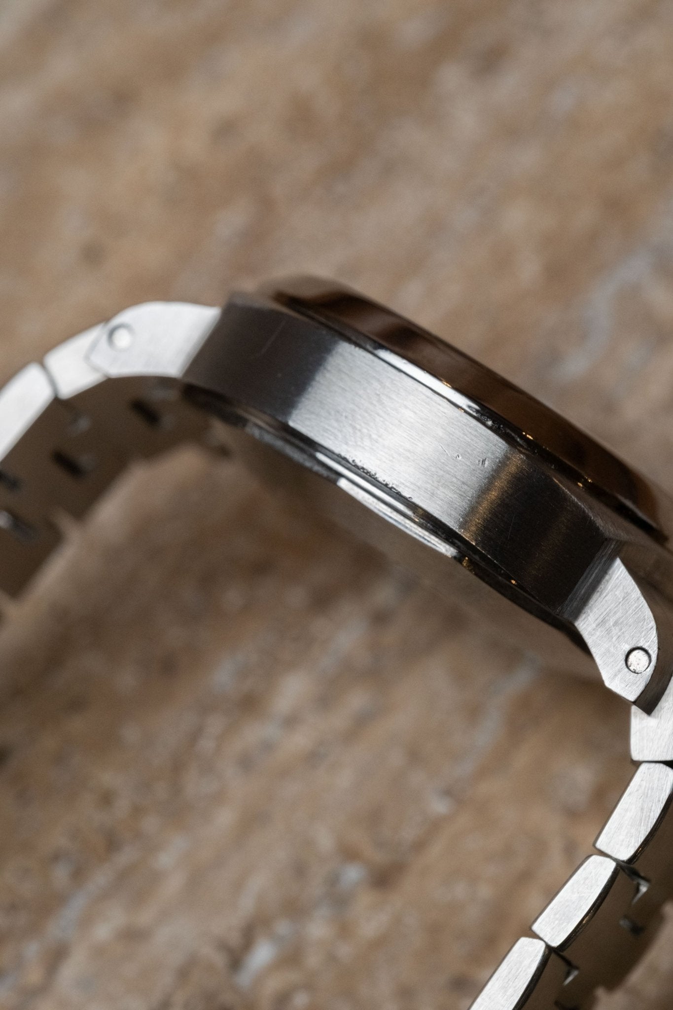 2011 Officine Panerai Luminor Marina PAM 00298 case profile side view