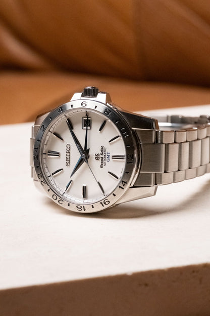 2014 Grand Seiko GMT Polar White Dial SBGM025 dial detail close-up