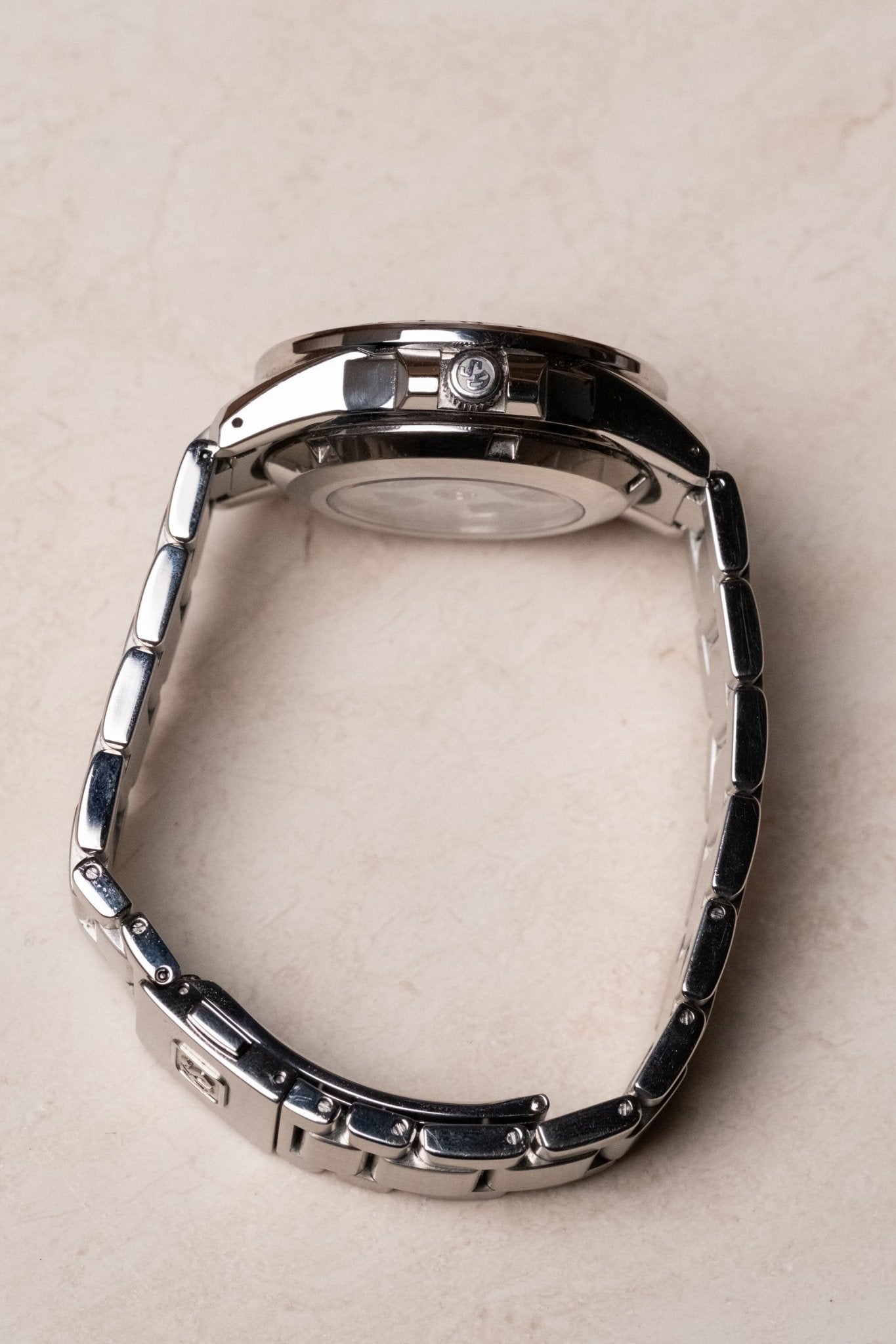 2014 Grand Seiko GMT Polar White Dial SBGM025 case profile side view
