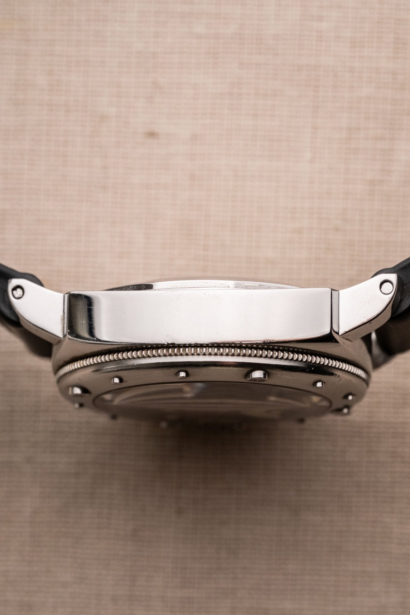 2014 Officine Panerai Luminor Submersible PAM00024 case profile side view