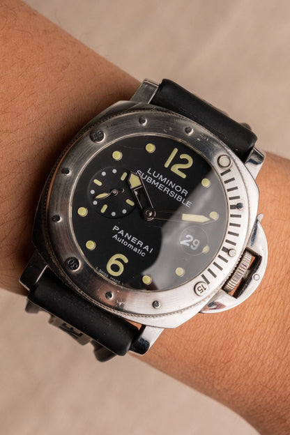 2014 Officine Panerai Luminor Submersible PAM00024 dial detail close-up