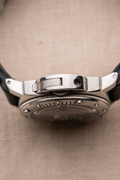 2014 Officine Panerai Luminor Submersible PAM00024 case profile side view