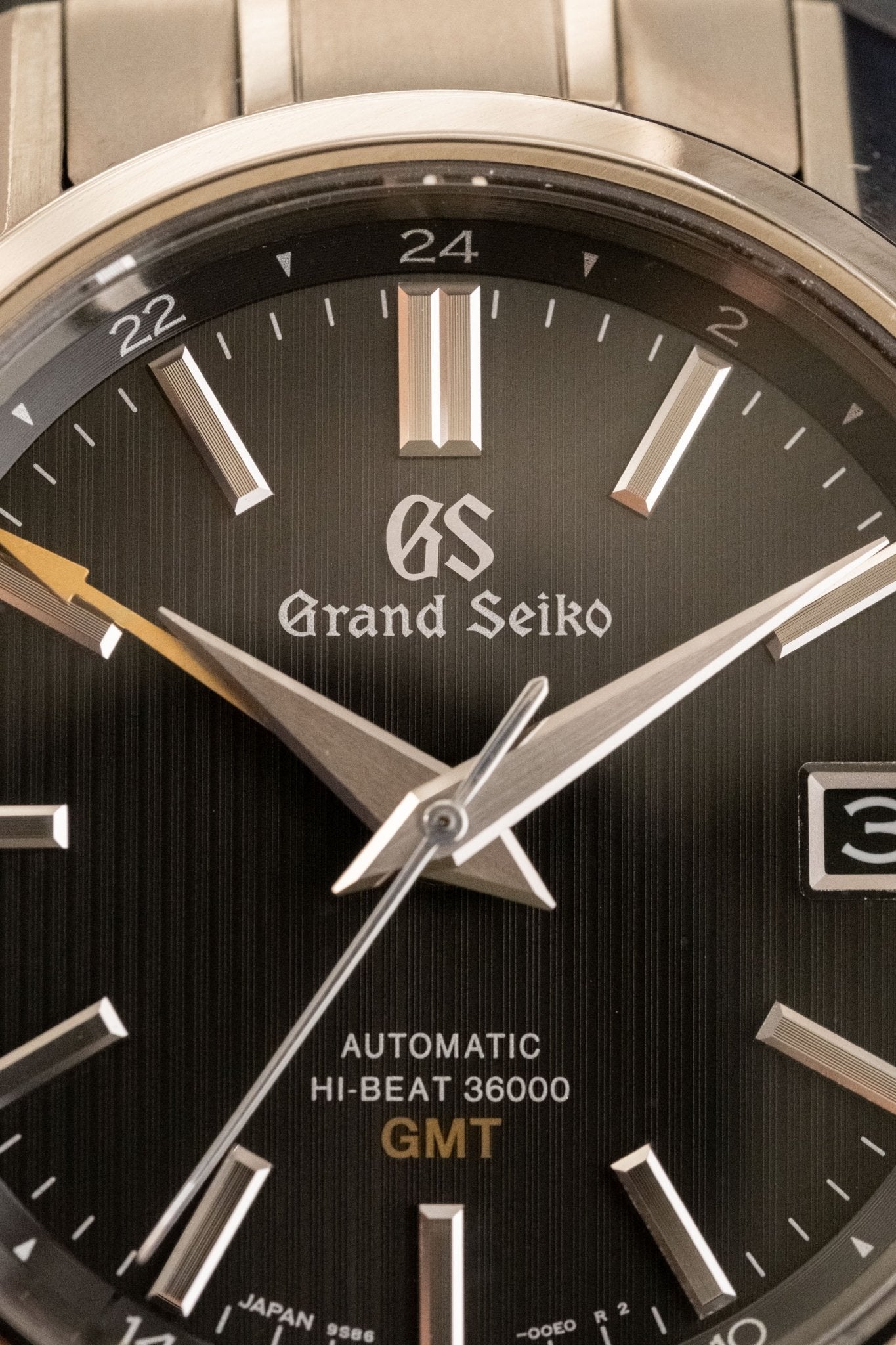 2019 Grand Seiko Heritage Collection Hi-Beat GMT “Black Teak” dial detail close-up