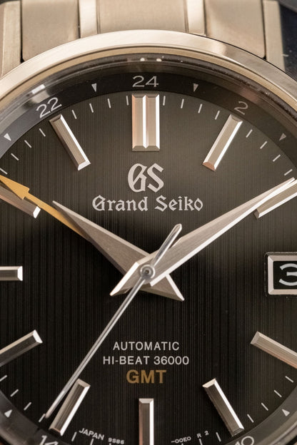 2019 Grand Seiko Heritage Collection Hi-Beat GMT “Black Teak” dial detail close-up