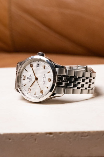2019 Tudor 1926 Silver on Gold M91450-0001 dial detail close-up