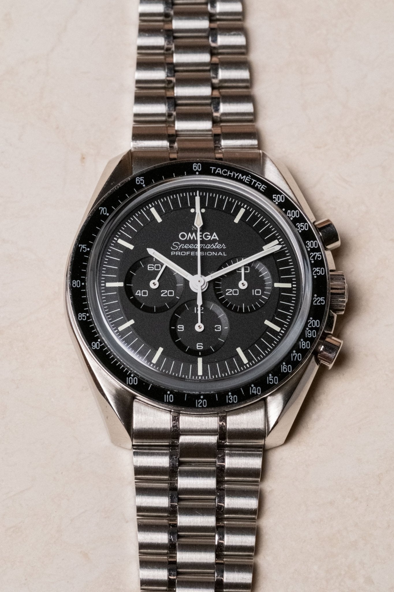 2021 Omega Speedmaster Professional Moonwatch Sapphire Sandwich 310.30.42.50.01.002 dial detail close-up