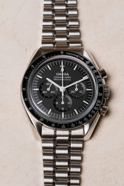 2021 Omega Speedmaster Professional Moonwatch Sapphire Sandwich 310.30.42.50.01.002 dial detail close-up