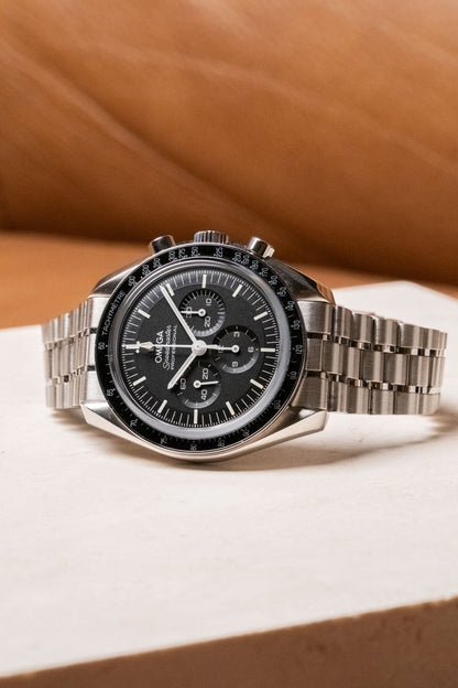 2021 Omega Speedmaster Professional Moonwatch Sapphire Sandwich 310.30.42.50.01.002 dial detail close-up