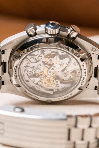 2021 OMEGA Speedmaster Professional “Moonwatch” Sapphire Sandwich 310.30.42.50.01.002 caseback view