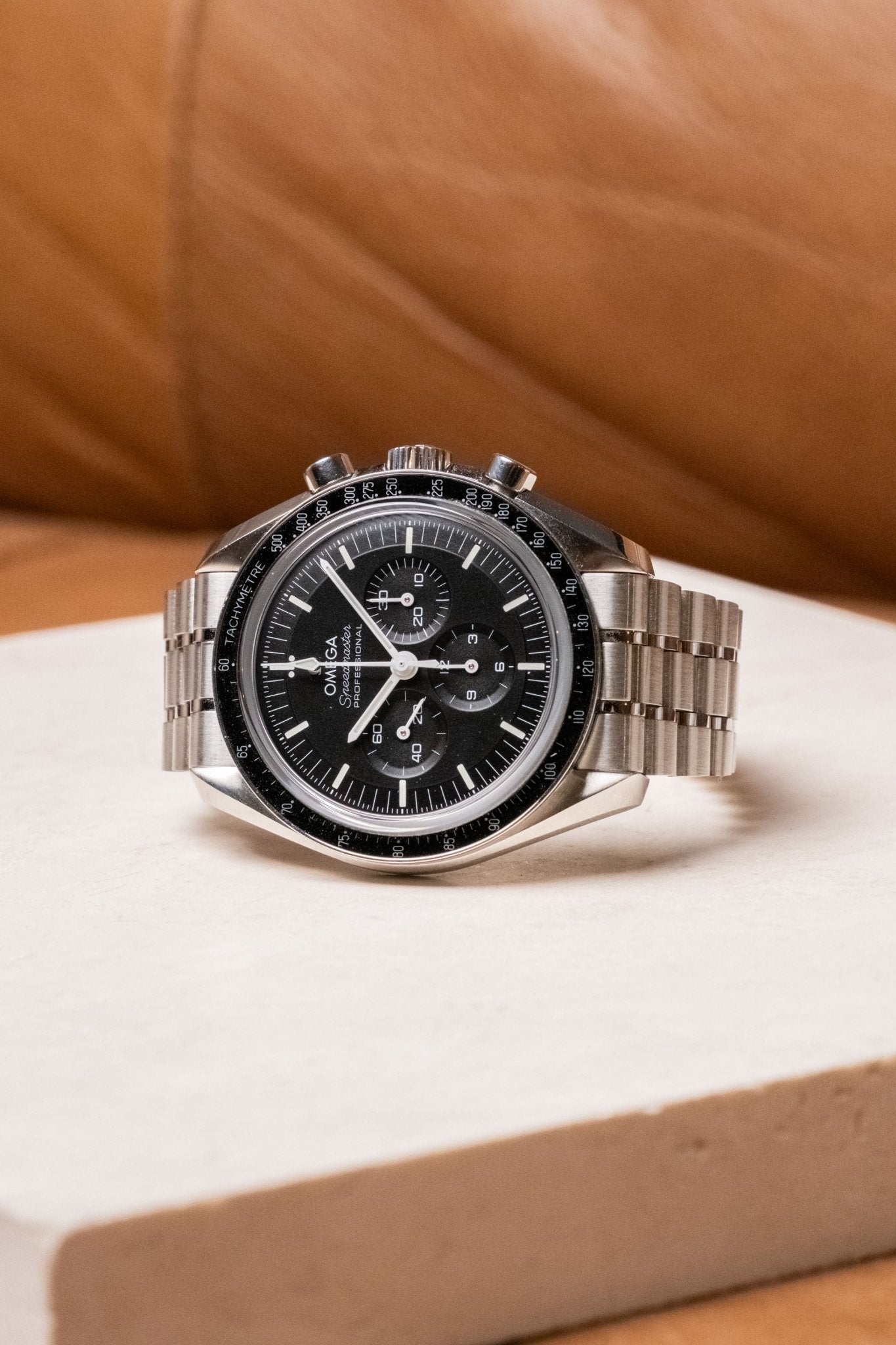 2021 OMEGA Speedmaster Professional “Moonwatch” Sapphire Sandwich 310.30.42.50.01.002 dial detail close-up