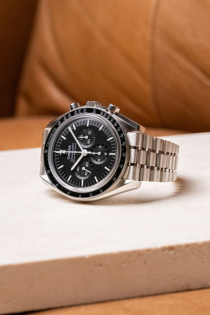 2021 OMEGA Speedmaster Professional “Moonwatch” Sapphire Sandwich 310.30.42.50.01.002 dial detail close-up