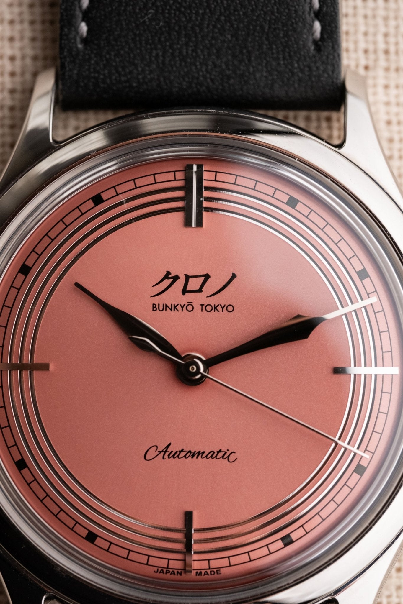 2022 Kurono Tokyo Special Edition Anniversary "TOKI" dial detail close-up