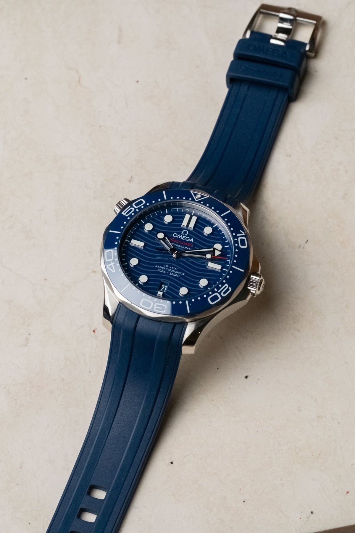 2022 Omega Seamaster Diver 300M Blue Dial on Rubber Ref. 210.32.42.20.03.001 - Wristory