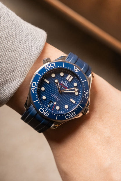 2022 Omega Seamaster Diver 300M Blue Dial on Rubber Ref. 210.32.42.20.03.001 - Wristory