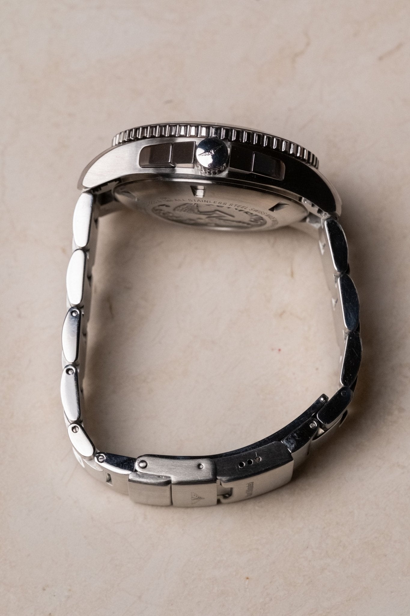 2023 Longines HydroConquest Chronograph Grey Dial L3.782.4.96.9 case profile side view