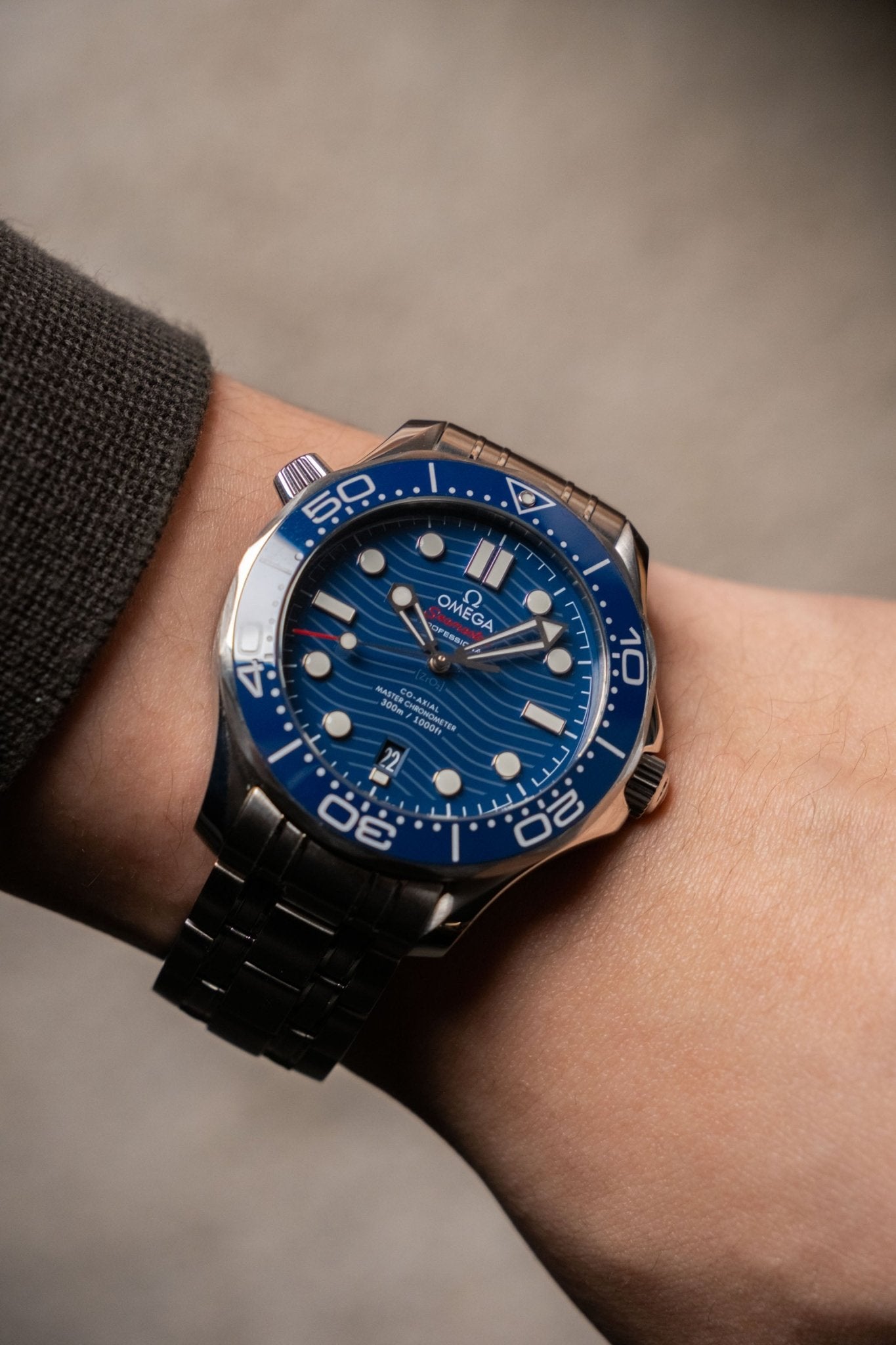 2023 Omega Seamaster Diver 300M Blue Ceramic Dial Ref. 210.30.42.20.03.001 - Wristory