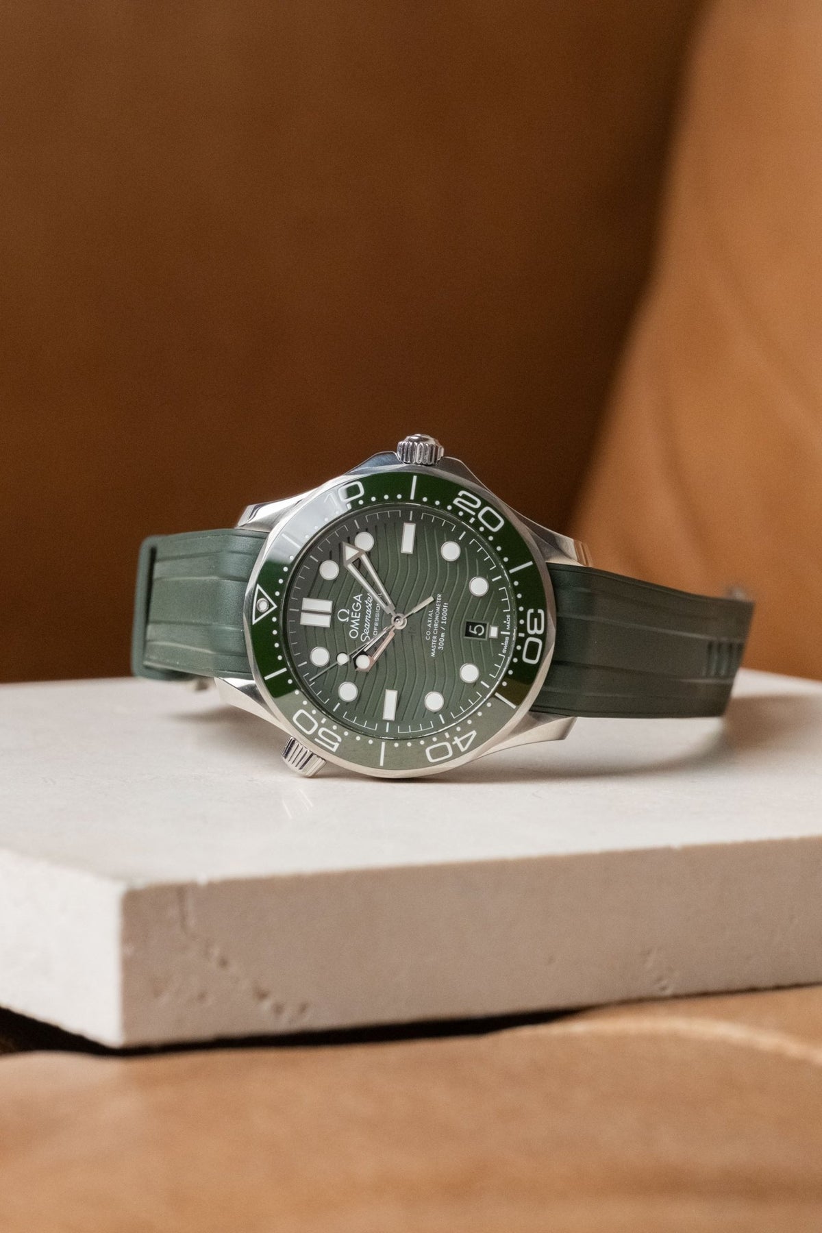 2023 Omega Seamaster Diver 300M Seaweed 210.32.42.20.10.001 - Wristory