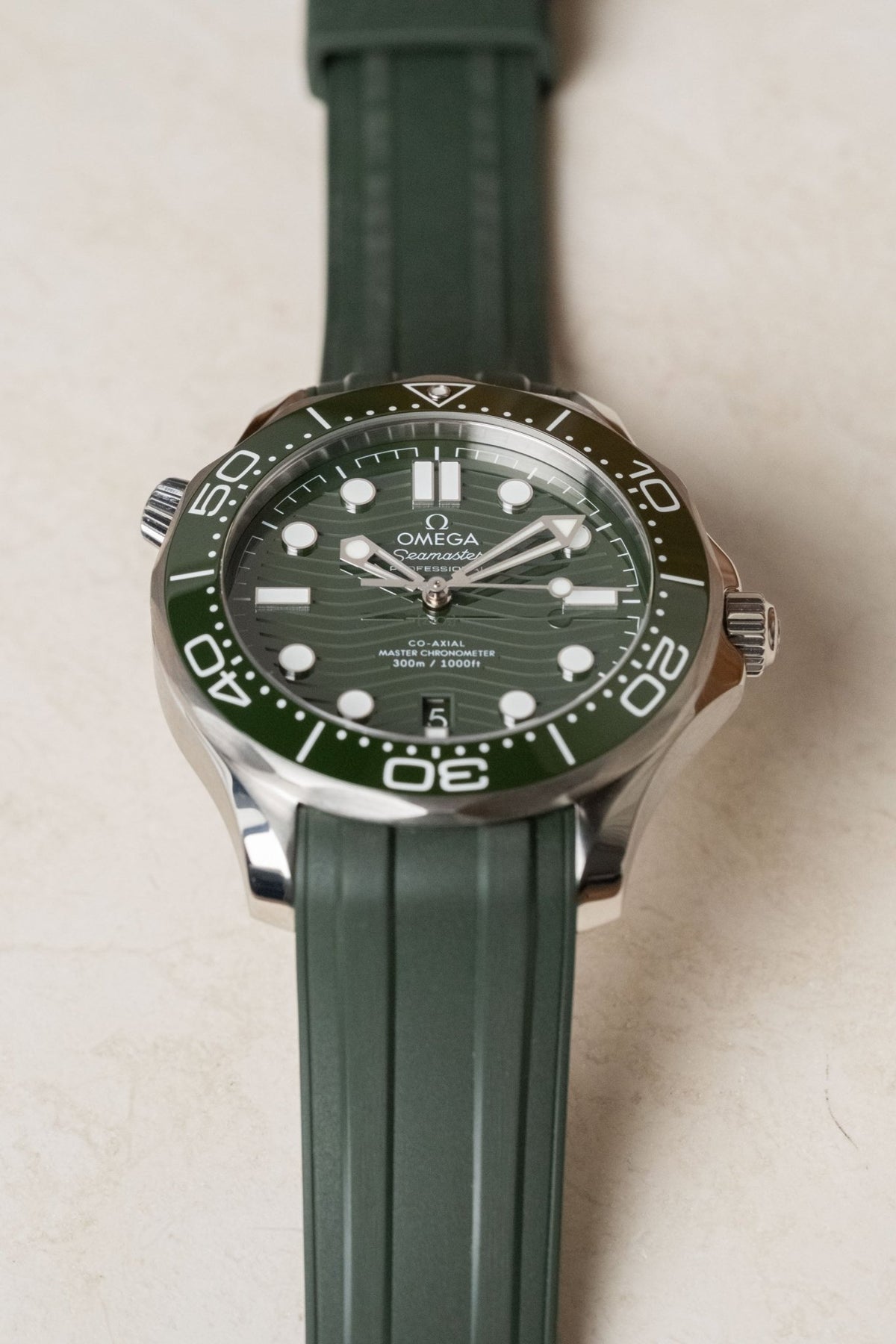 2023 Omega Seamaster Diver 300M Seaweed 210.32.42.20.10.001 - Wristory