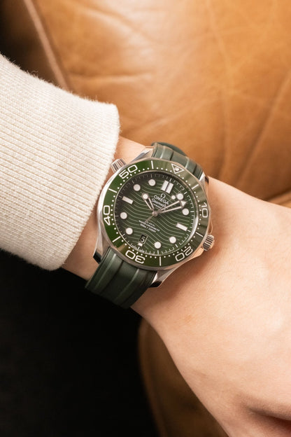 2023 Omega Seamaster Diver 300M Seaweed 210.32.42.20.10.001 - Wristory