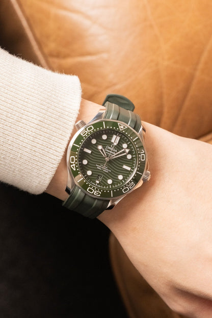 2023 Omega Seamaster Diver 300M Seaweed 210.32.42.20.10.001 - Wristory