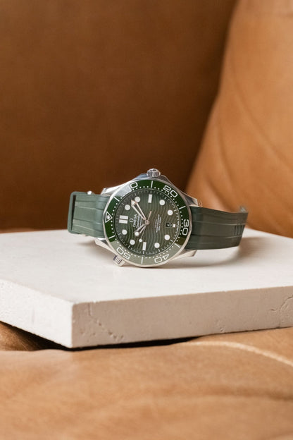 2023 Omega Seamaster Diver 300M Seaweed 210.32.42.20.10.001 - Wristory