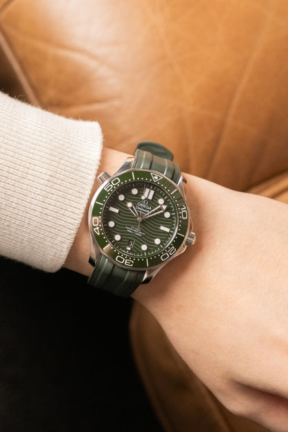 2023 Omega Seamaster Diver 300M Seaweed 210.32.42.20.10.001 - Wristory