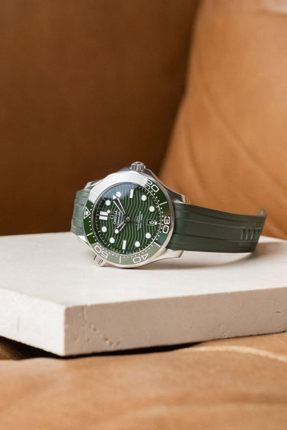 2023 Omega Seamaster Diver 300M Seaweed 210.32.42.20.10.001 - Wristory