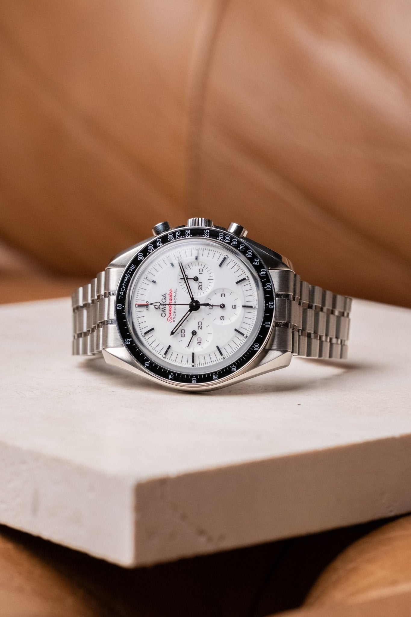 2024 Omega Speedmaster Moonwatch White Dial 310.30.42.50.04.001 - Wristory