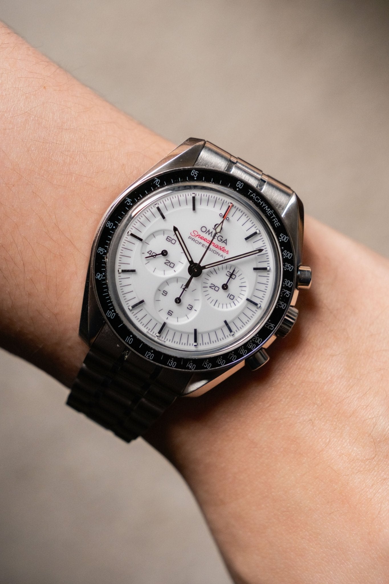 2024 Omega Speedmaster Moonwatch White Dial 310.30.42.50.04.001 - Wristory