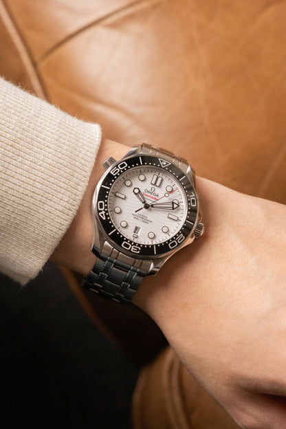 2025 Omega Seamaster Diver 300M with Rubber Strap Ref. 210.30.42.20.04.001 - Wristory
