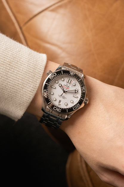 2025 Omega Seamaster Diver 300M with Rubber Strap Ref. 210.30.42.20.04.001 - Wristory