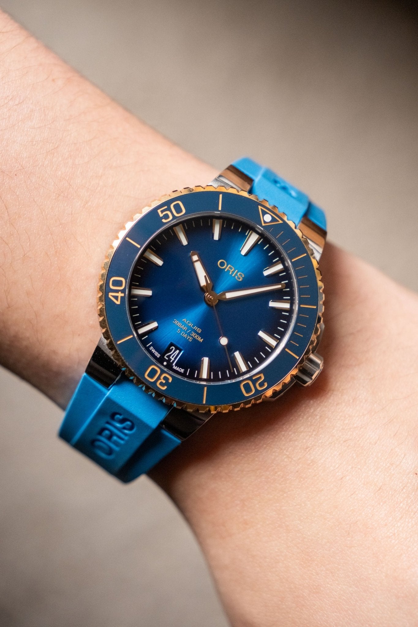 2025 Oris Aquis Date Calibre 400 - Wristory
