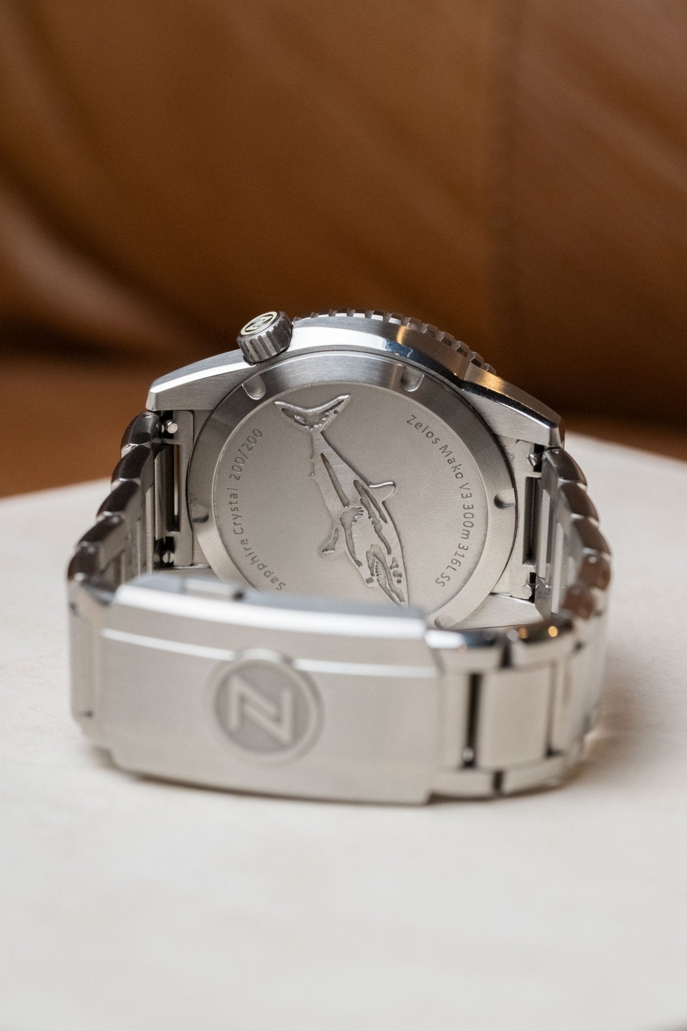 2025 Zelos Mako 300M Falcon Eye caseback view