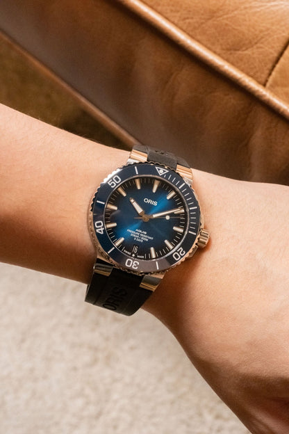 2026 Oris Aquis Date Calibre 400 Blue Details