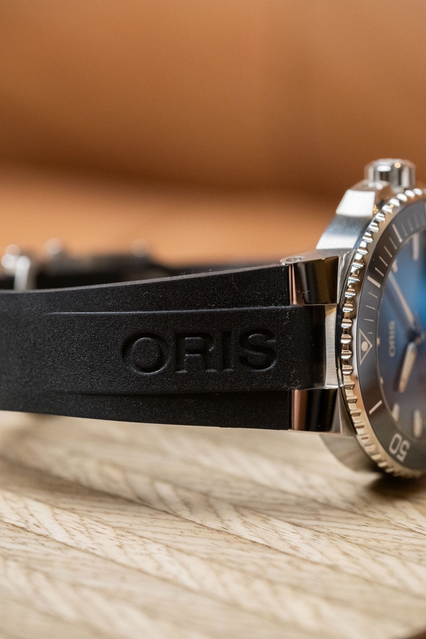2026 Oris Aquis Date Calibre 400 Blue Details