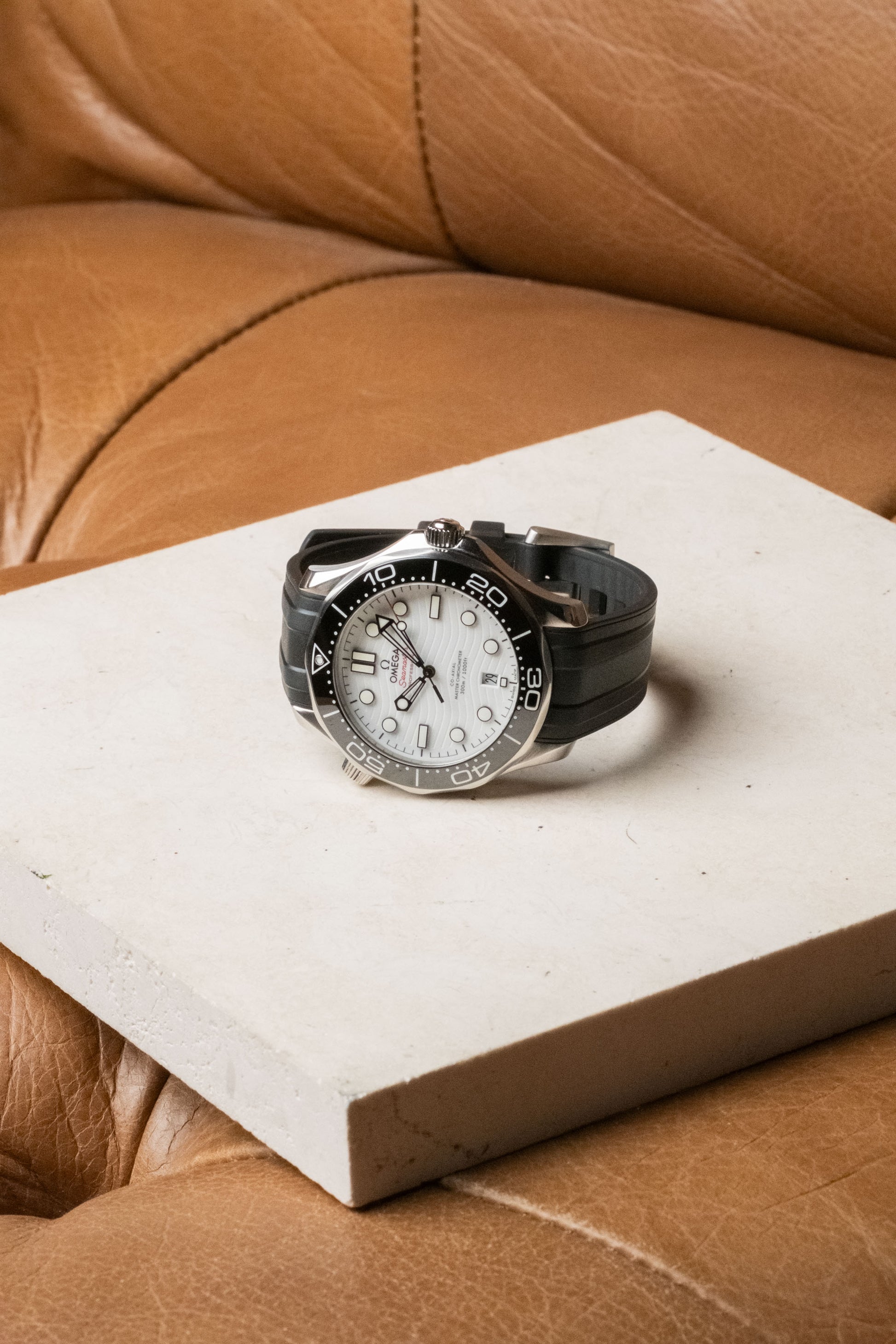2020 Omega Seamaster Diver 300M 210.32.42.20.04.001 — photo 11