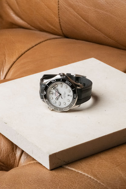 2020 Omega Seamaster Diver 300M 210.32.42.20.04.001 — photo 11