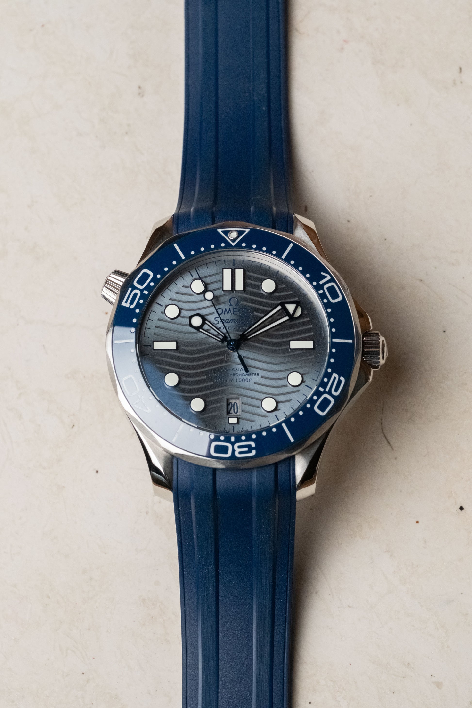 2020 Omega Seamaster Diver 300M Gray Dial 210.32.42.20.06.001 — photo 8